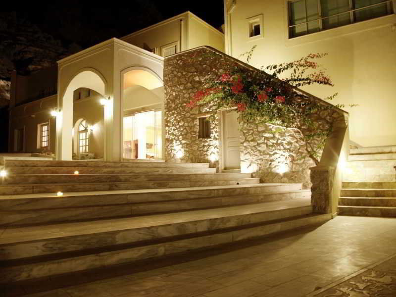 Antinea & 4* Kamari (Santorini)