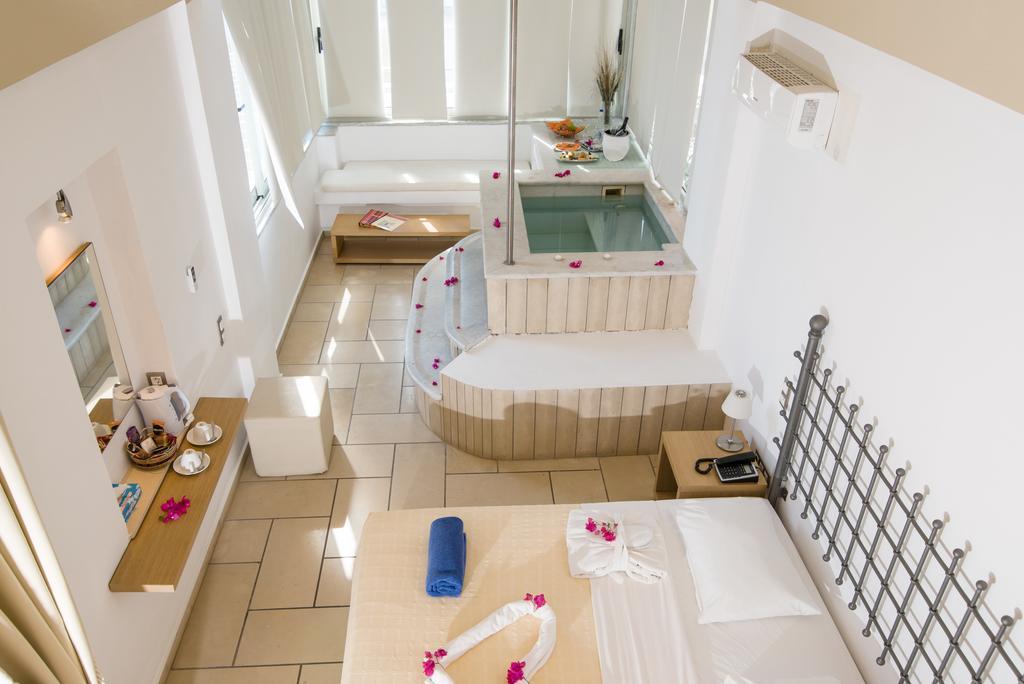 Hotel Antinea & Kamari (Santorini)