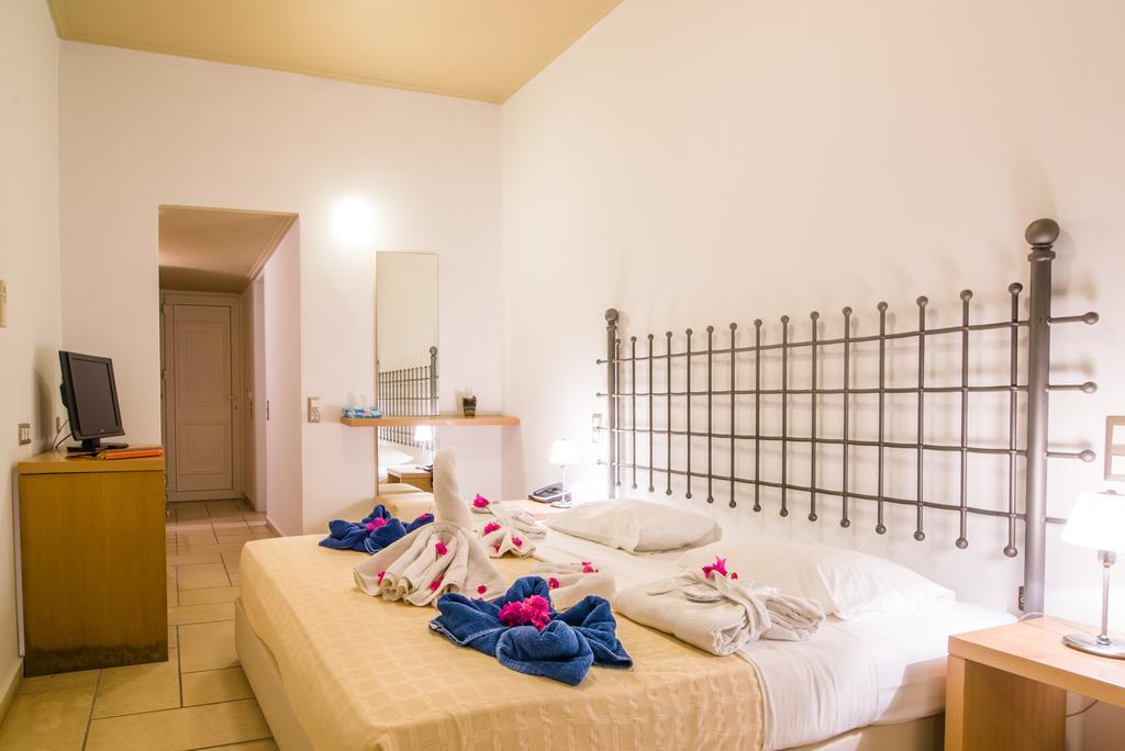 Antinea & Hotel 4*